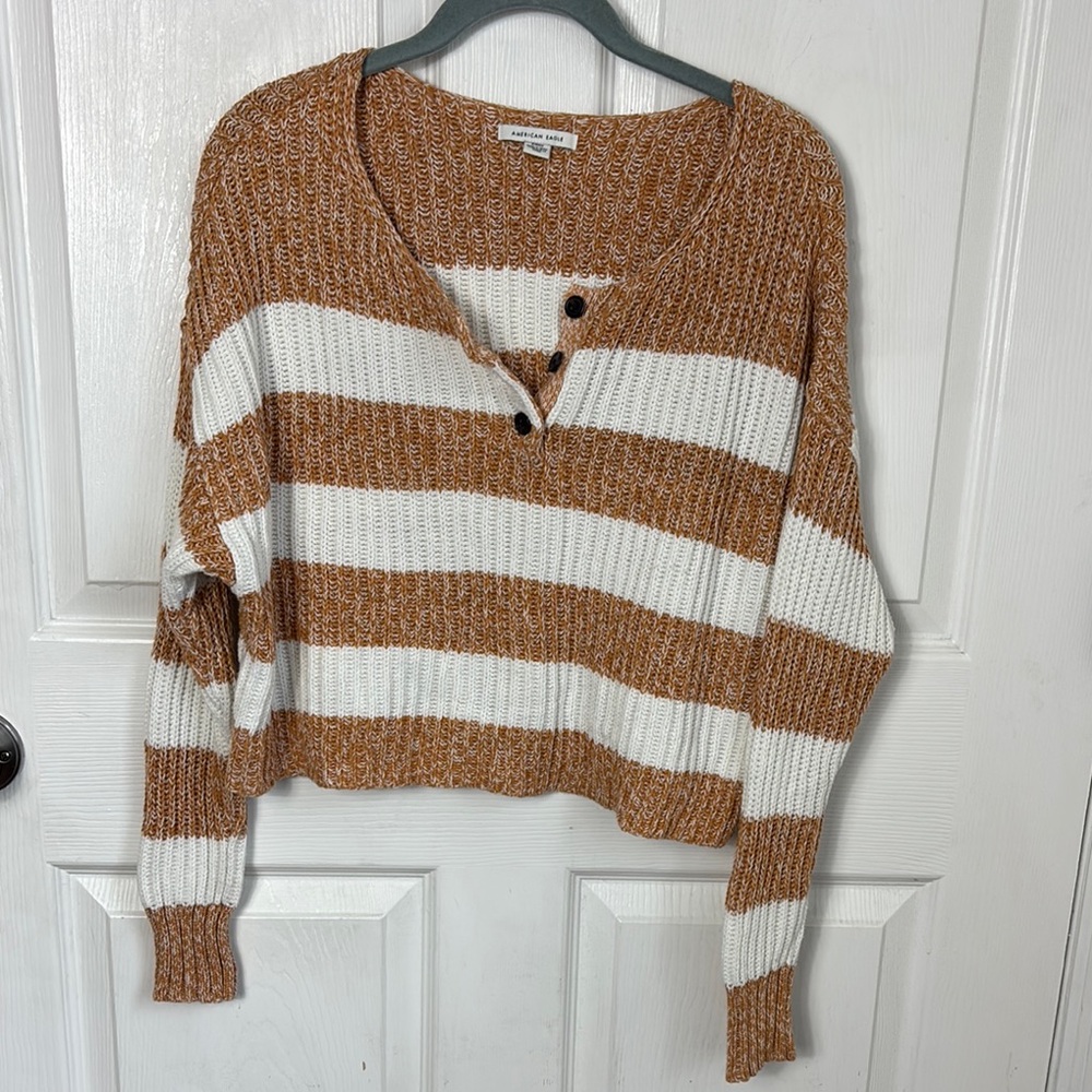 American Eagle Striped Tan and White Women's Slightly cropped Sweater sz Small - Picture 1 of 8